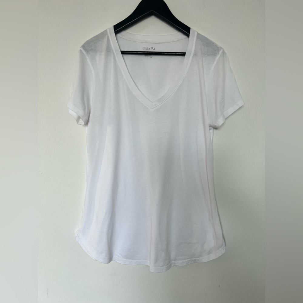 Askya women’s white t-shirt